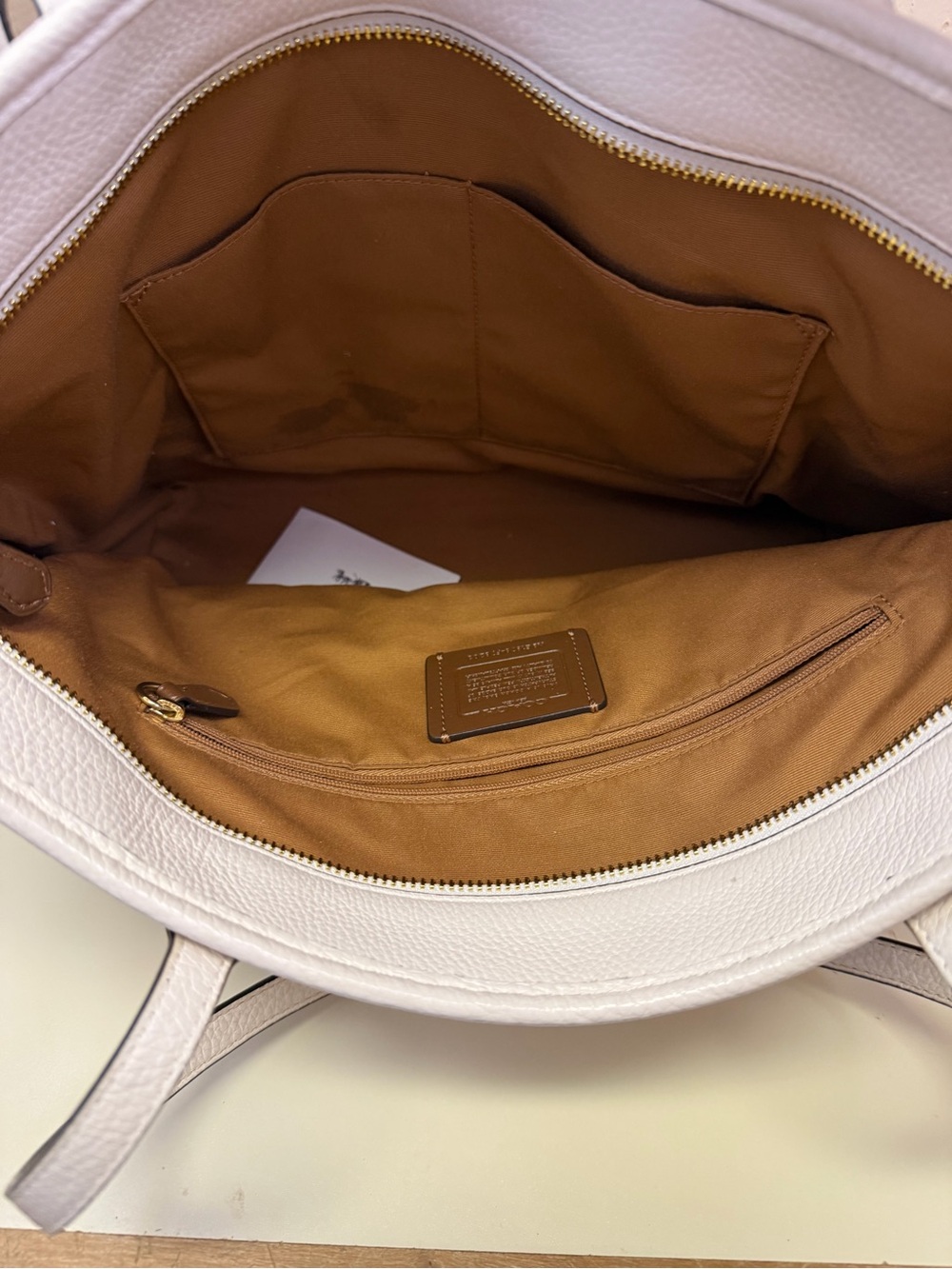 RARE Coach White Pebbled Leather Gummy Bear Tote Bag – Like New - Picture 4 of 5